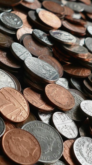 如何进行中国黄金投资金条的回购？这种回购方式在不同市场环境下有何变化？