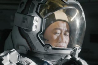 包含《满江红》大战《流浪地球2》的词条