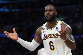 篮球视频免费直播(篮球直播在线观看免费nba)