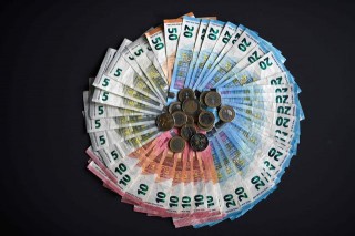 包含德国10月通胀率或将超10.4%的词条