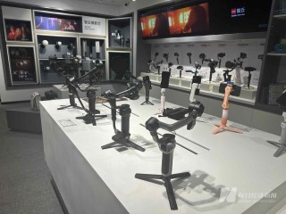 与大疆竞争的“智云”辟谣公司倒闭  记者实探：系深圳基地部分员工停工