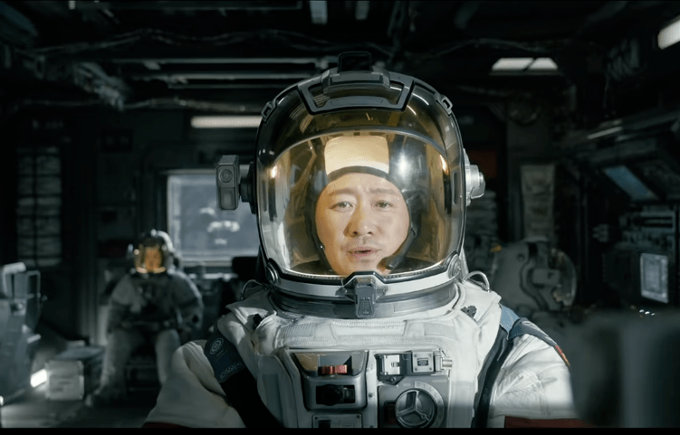 包含《满江红》大战《流浪地球2》的词条  第2张