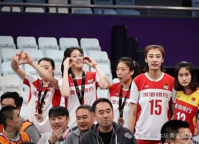 女排直播现场今天(女排直播现场今天直播)  第2张
